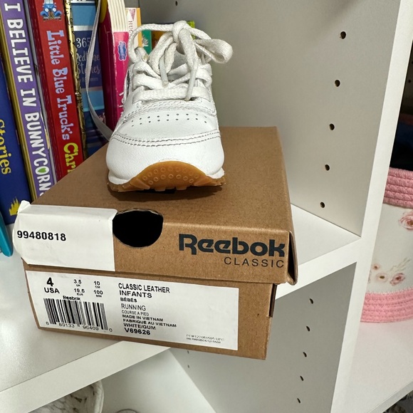 Toddler sneakers - Picture 2 of 4